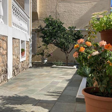 Olga'S Place Спетсес Экстерьер фото
