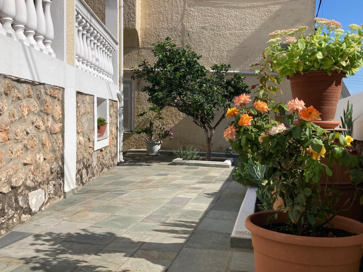 Olga'S Place Спетсес Экстерьер фото